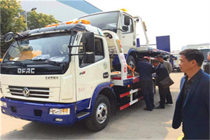 户县汽车道路救援拖车价格
